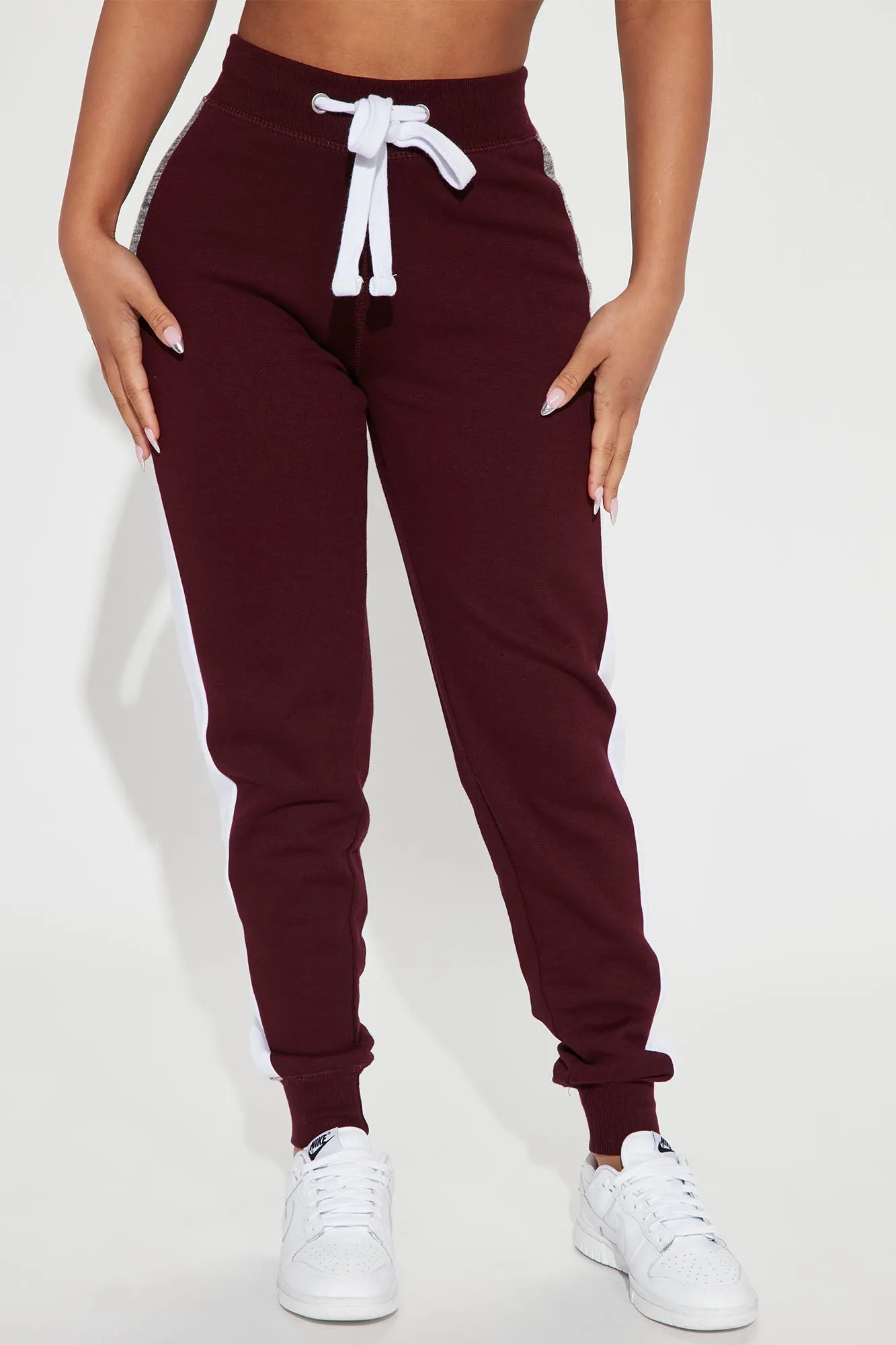 Analissa Jogger - Maroon