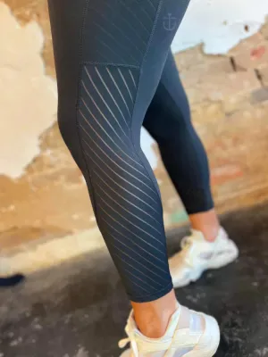 Anchored Arrows Luxe Lines Leggings - Capri Length