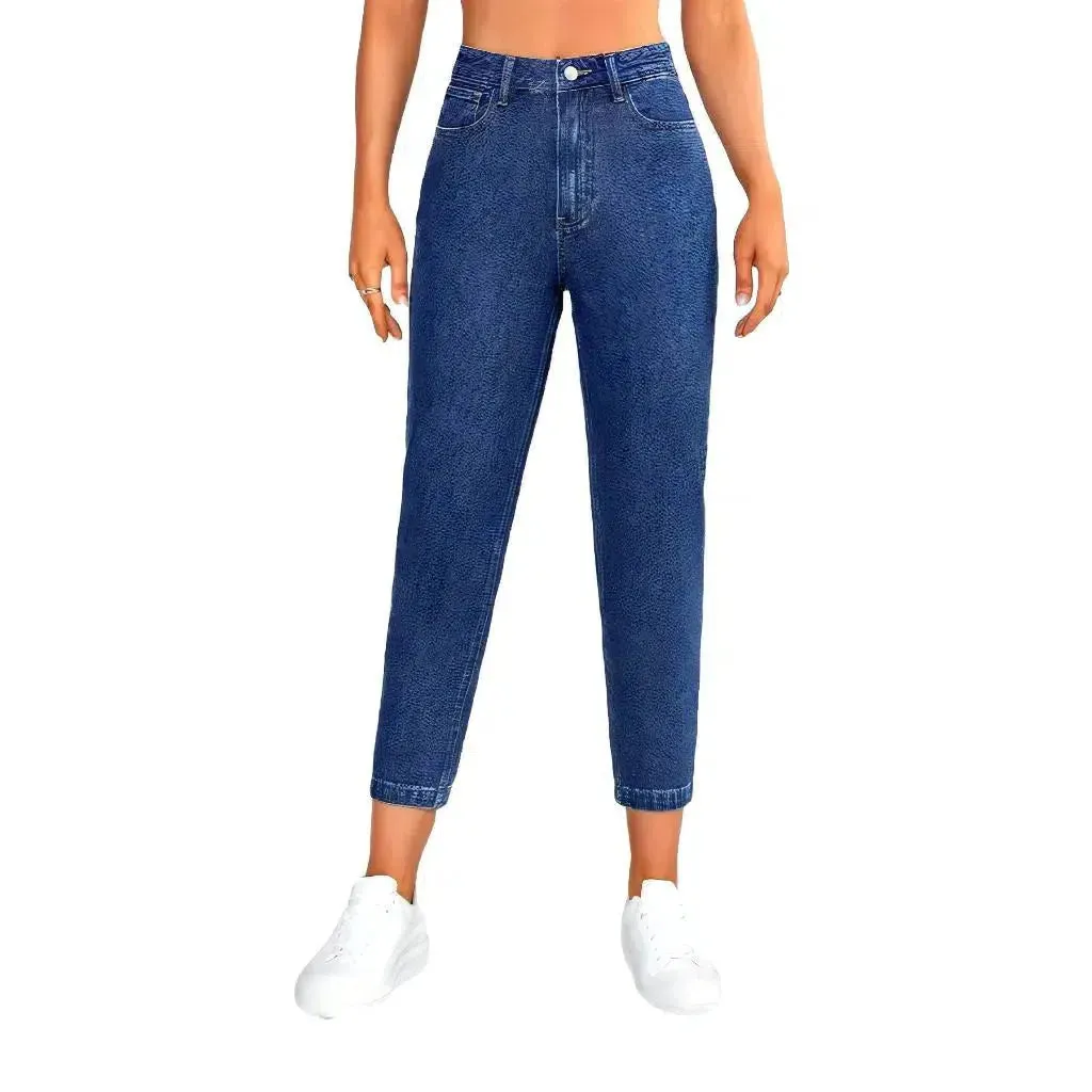 Ankle-length medium-wash jeans
 for ladies