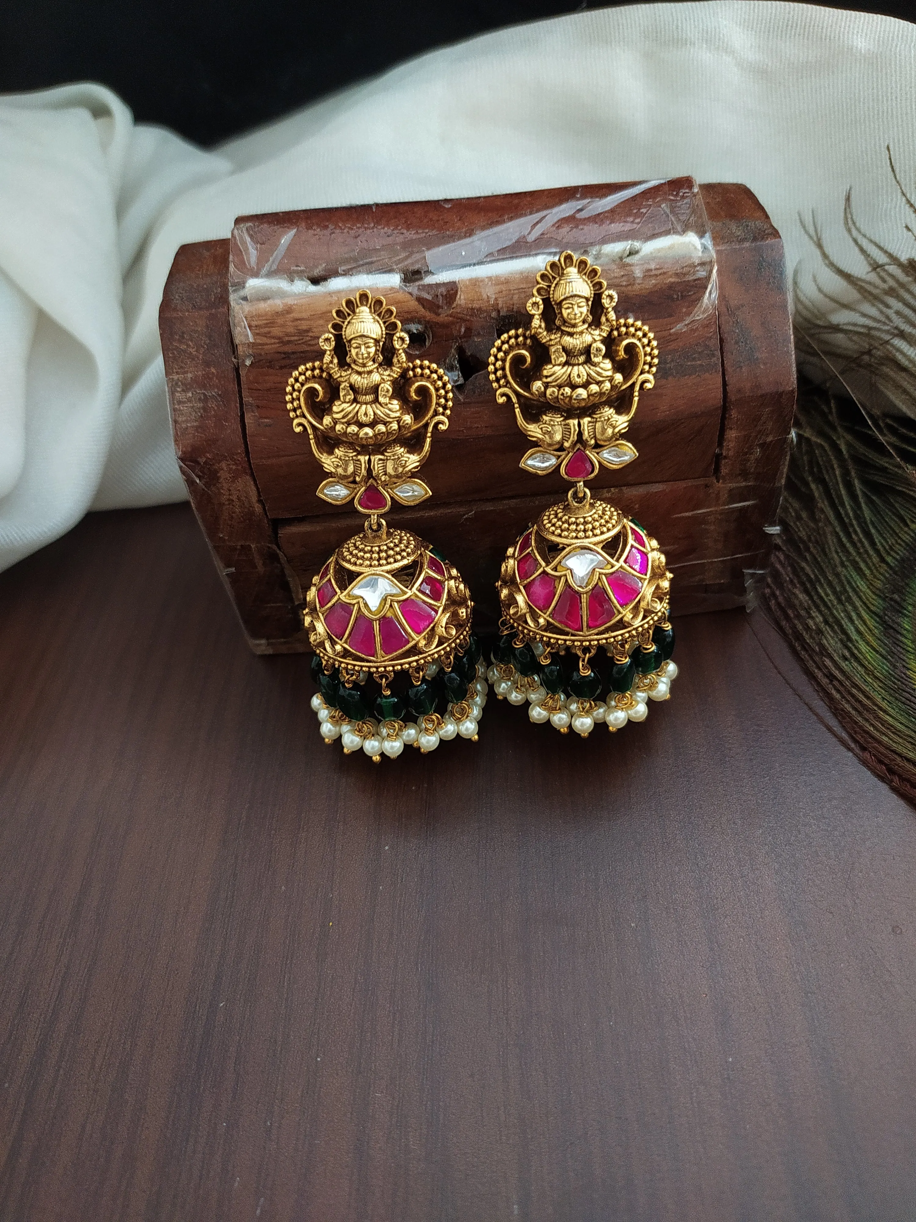 Antique Lakshmi Motif Jadau Kundan Choker set