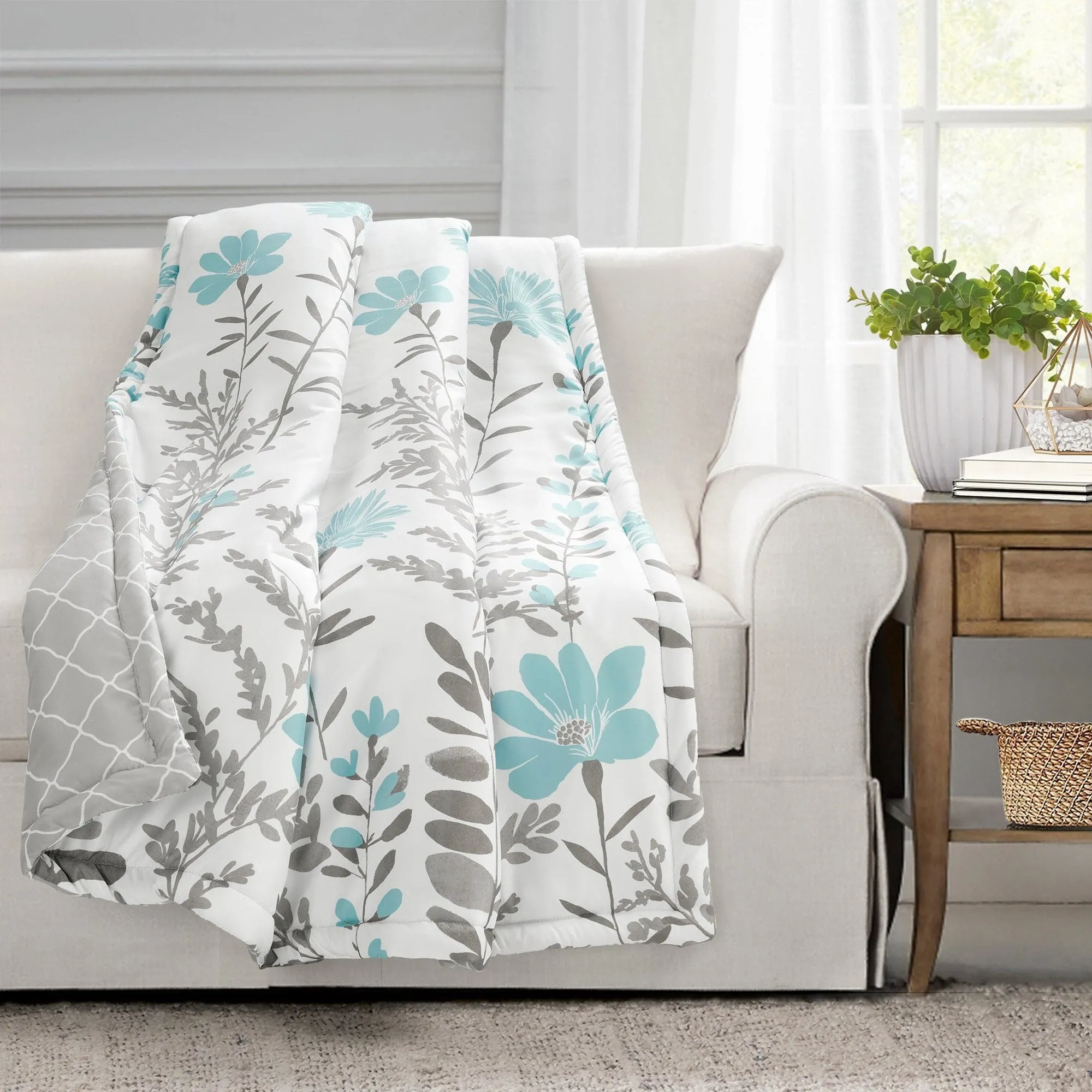 Aprile Reversible Throw Blanket