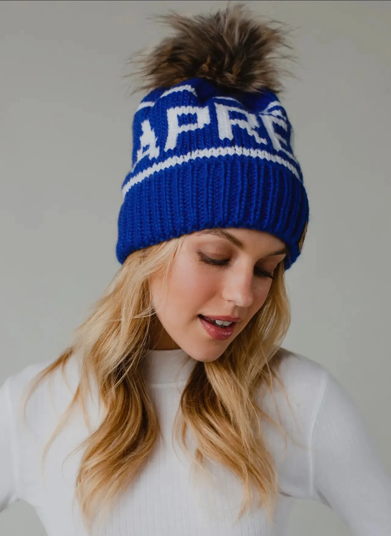 Après Knit Hat with Faux Fur Pom