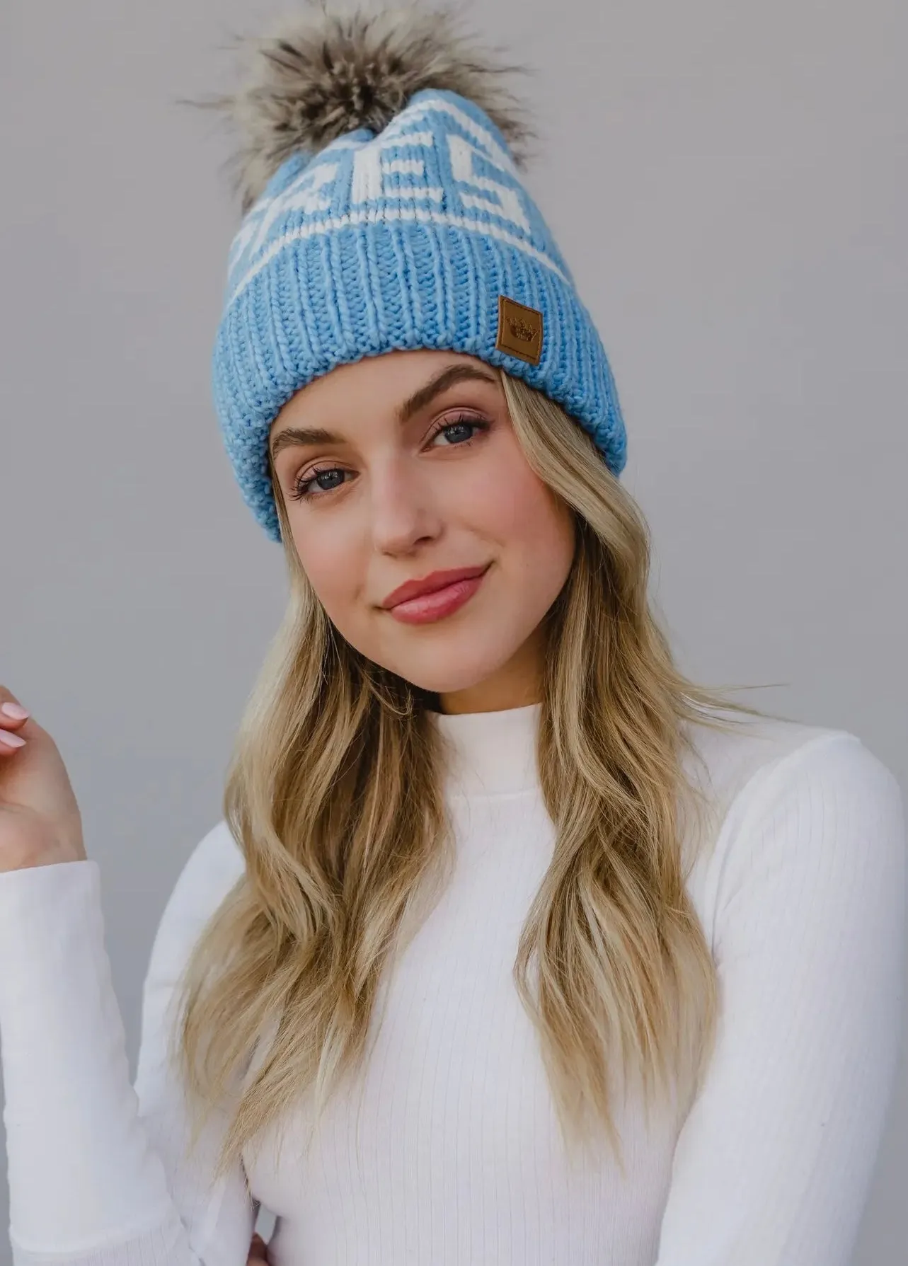 Après Knit Hat with Faux Fur Pom