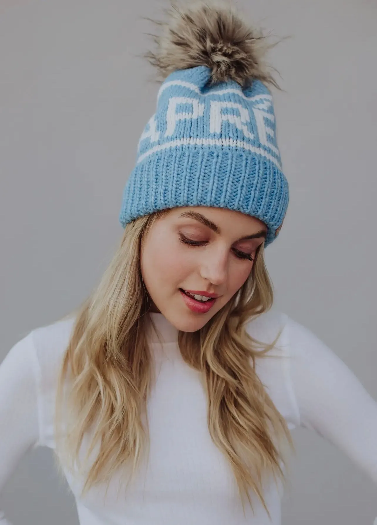 Après Knit Hat with Faux Fur Pom