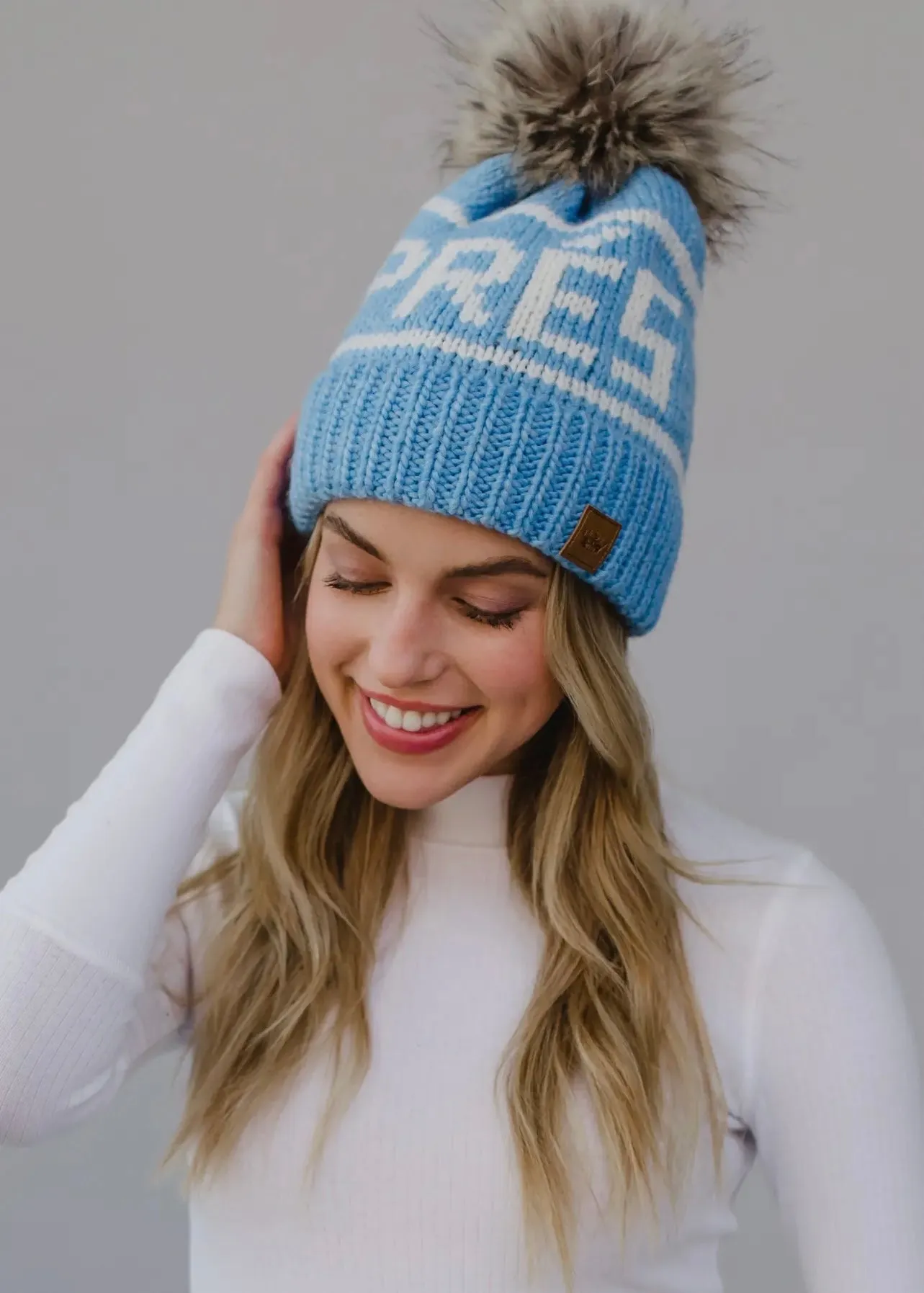 Après Knit Hat with Faux Fur Pom