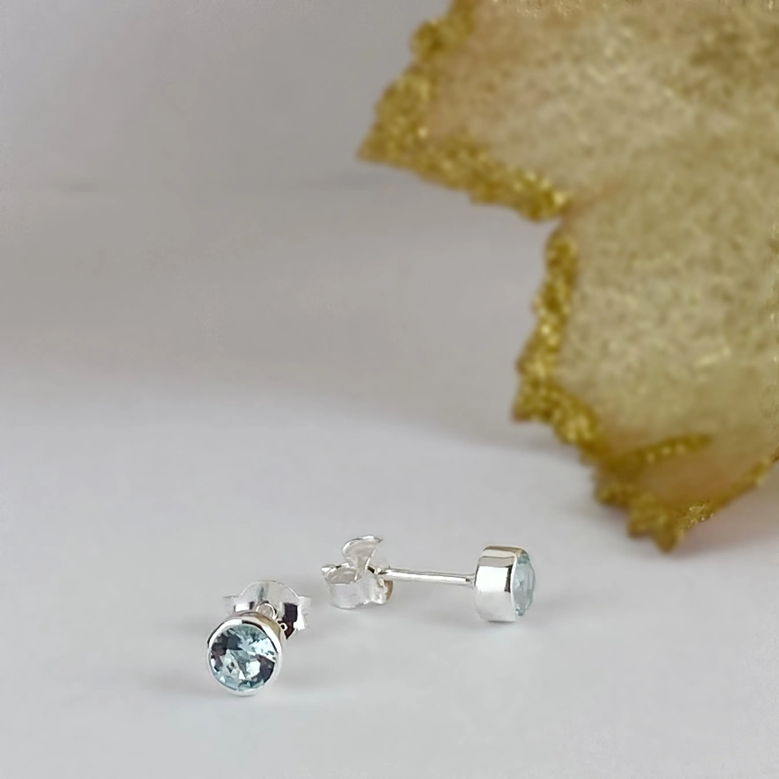 Aqua Sparkle Studs (March) - SE5055