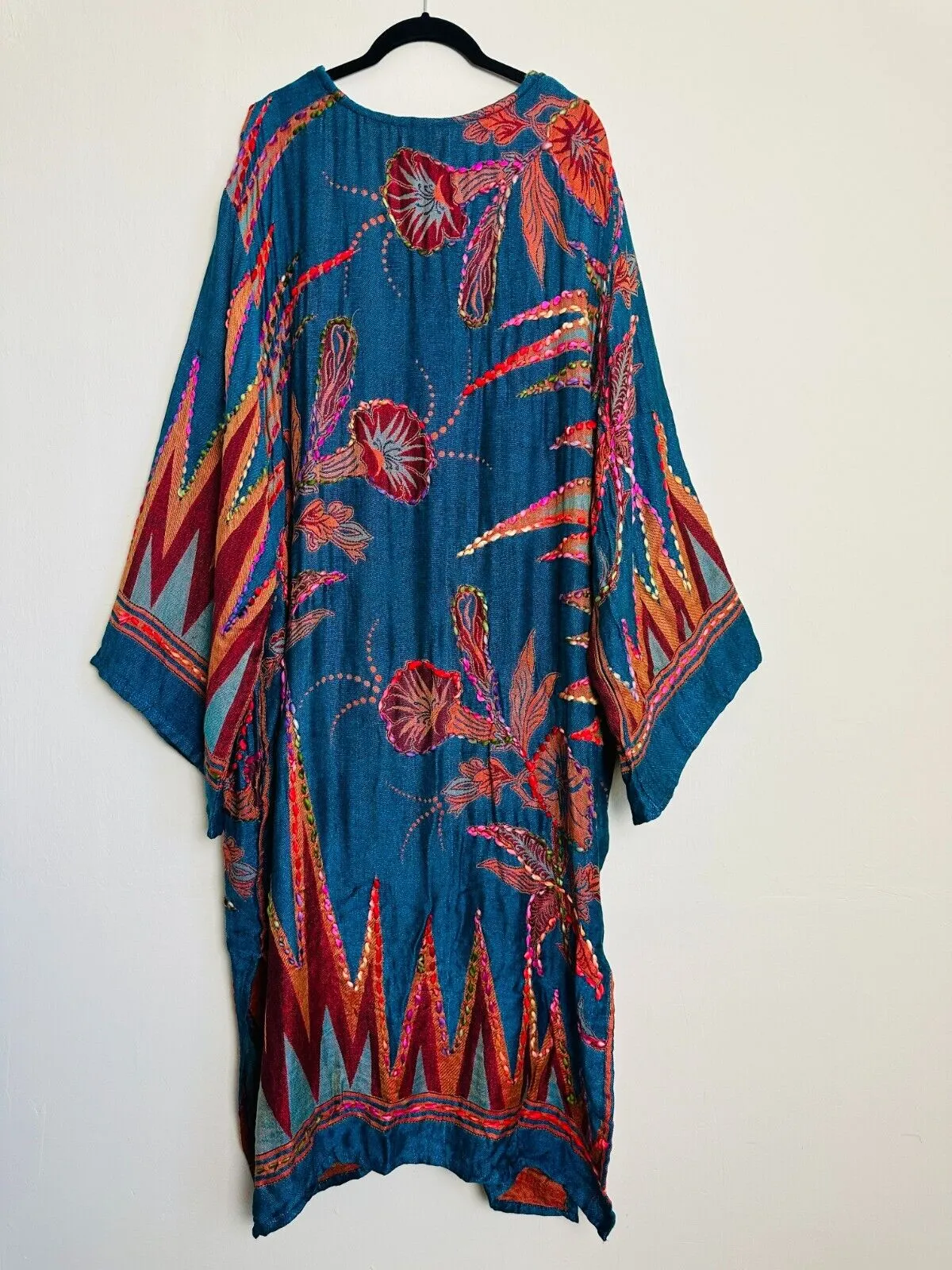 Arc-en- ciel Embroidered Teal Kimono with pockets