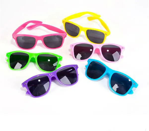 assorted color fashion sunglasses Case of 300