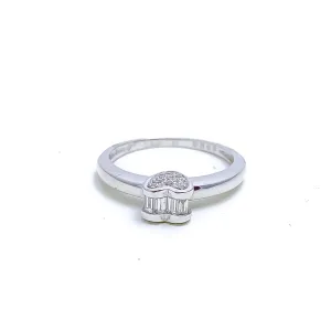 Attractive Heart Diamond   18k Gold Ring