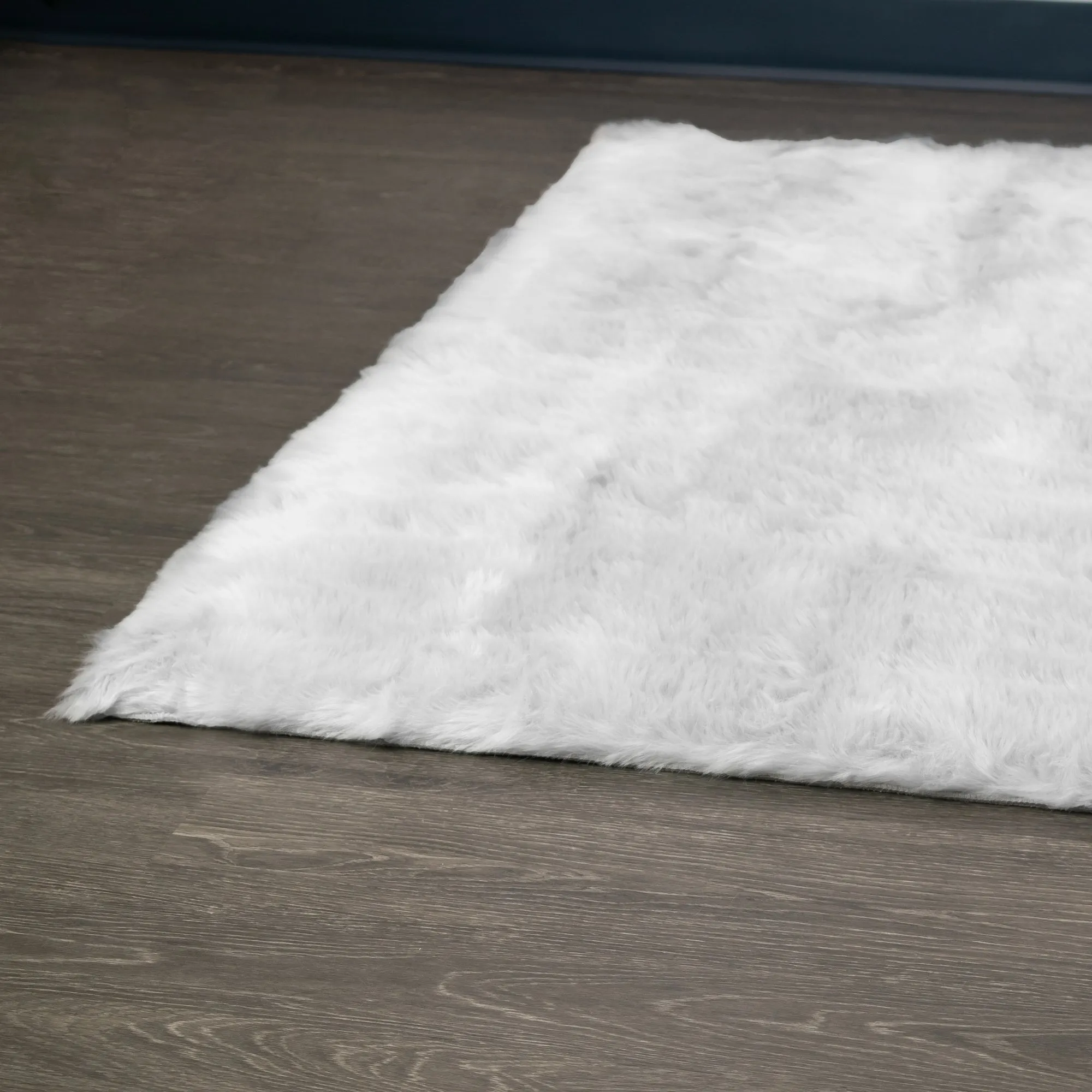 Auriel Faux Sheepskin Fur Area Rug White Rectangular 5x7