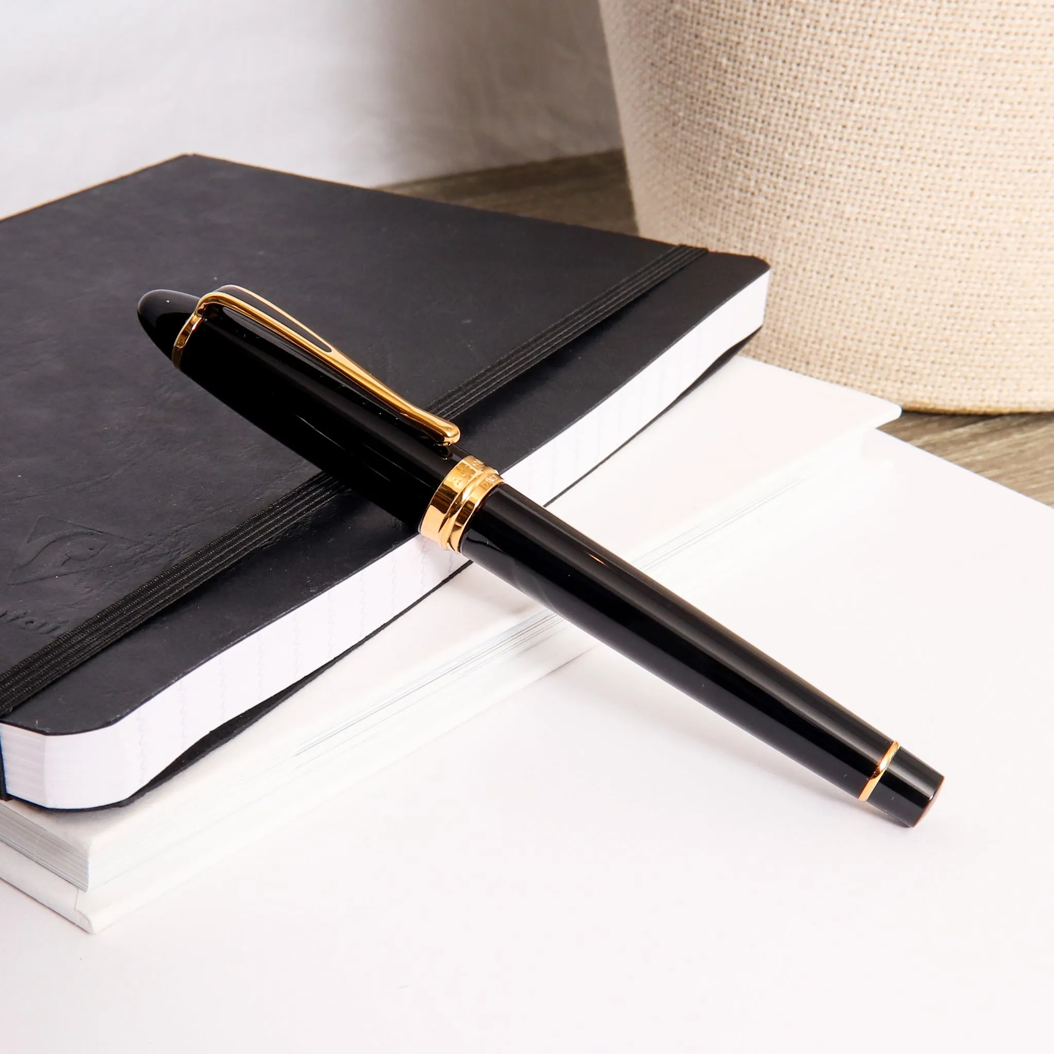 Aurora Ipsilon Deluxe Black & Gold Fountain Pen