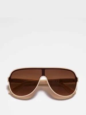 Aviator style sunglasses