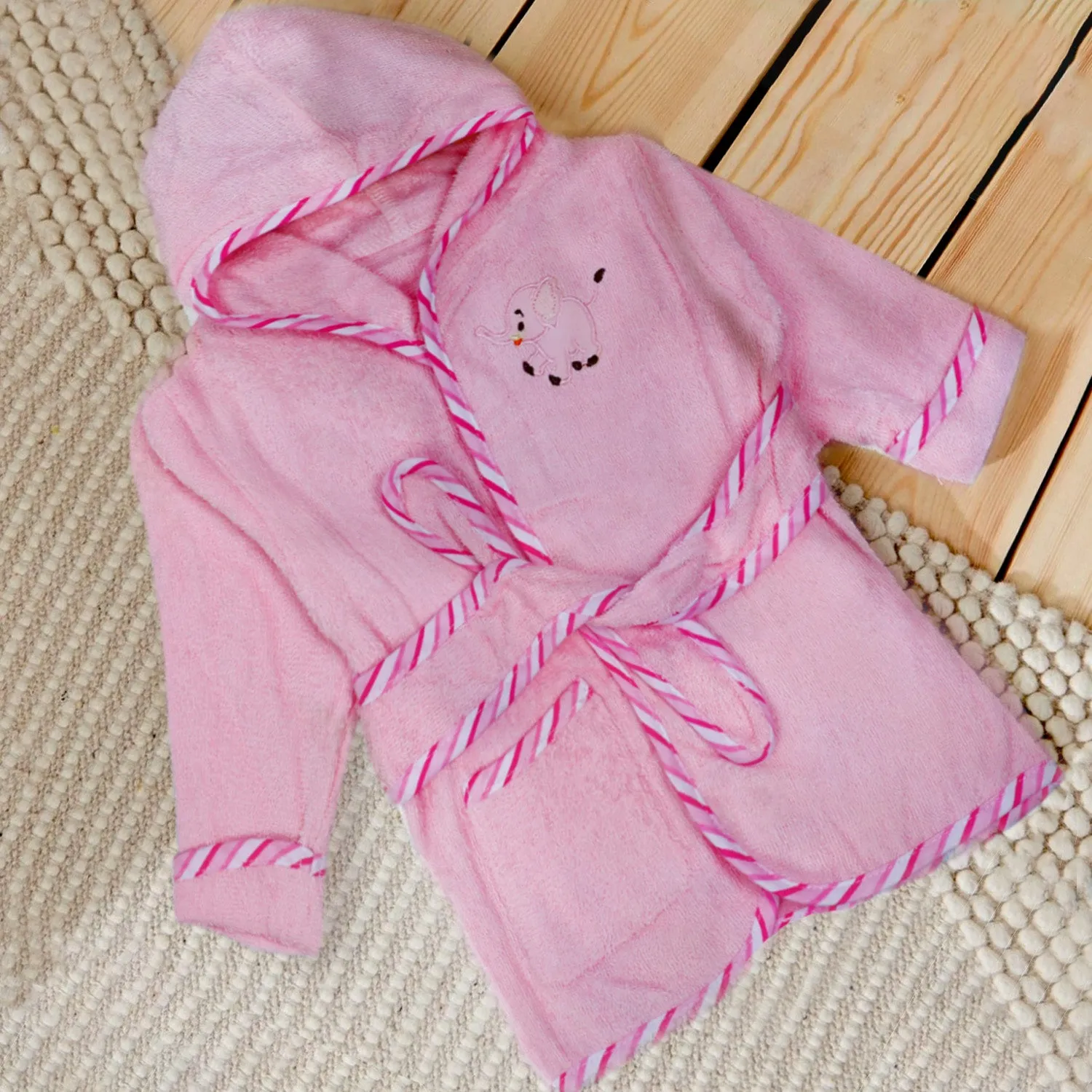 Baby Moo Playing Elephant Embroidered Half Sleeves Bathrobe - Pink