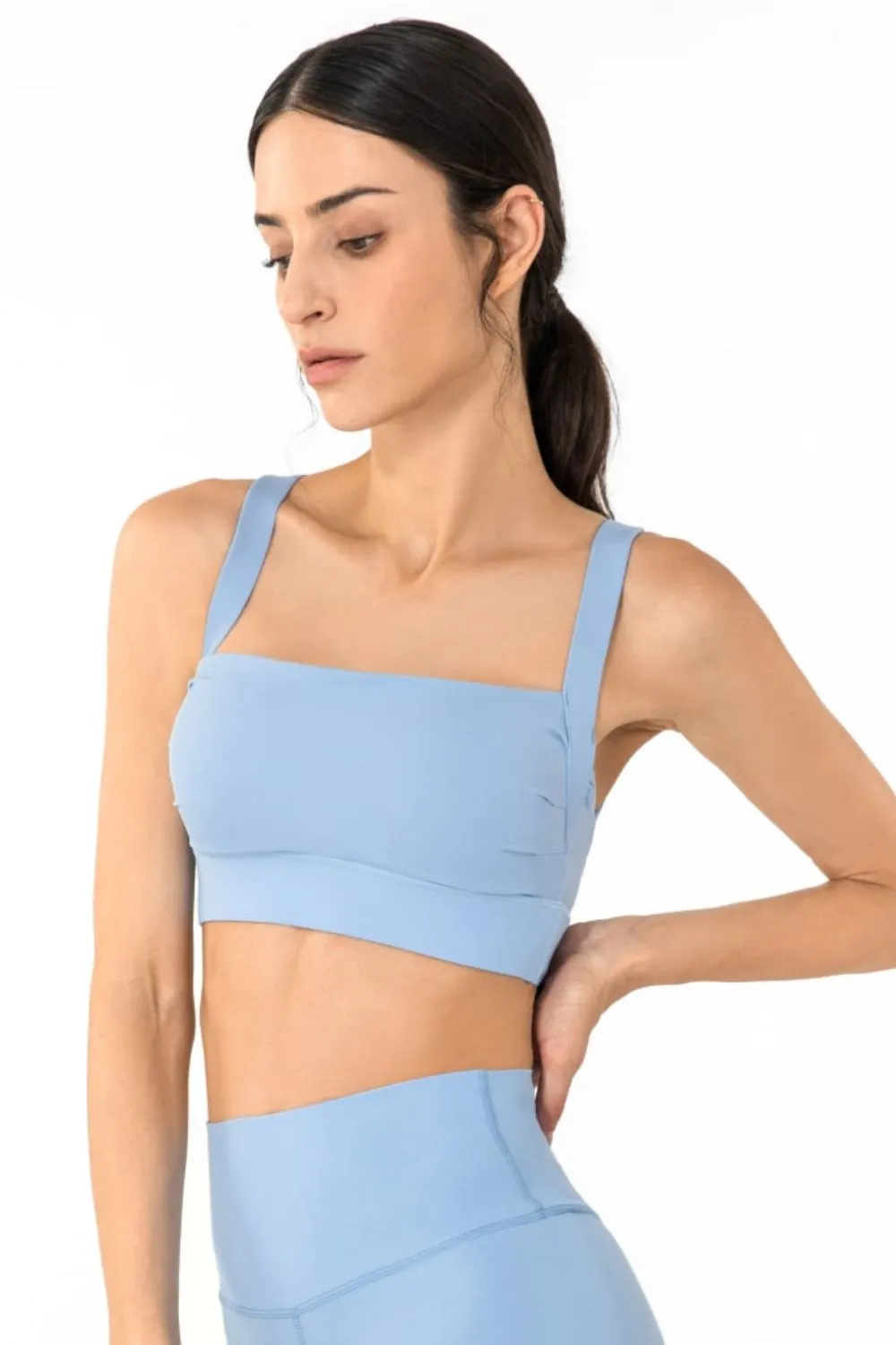 Backless Crop Top and Yoga Top Women's Open Back Pleated Detail Sports Bra KESLEY