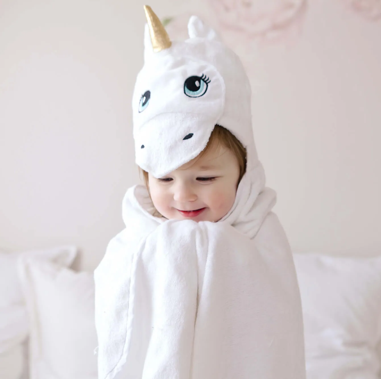 Bamboo Viscose White Unicorn Hooded Towel