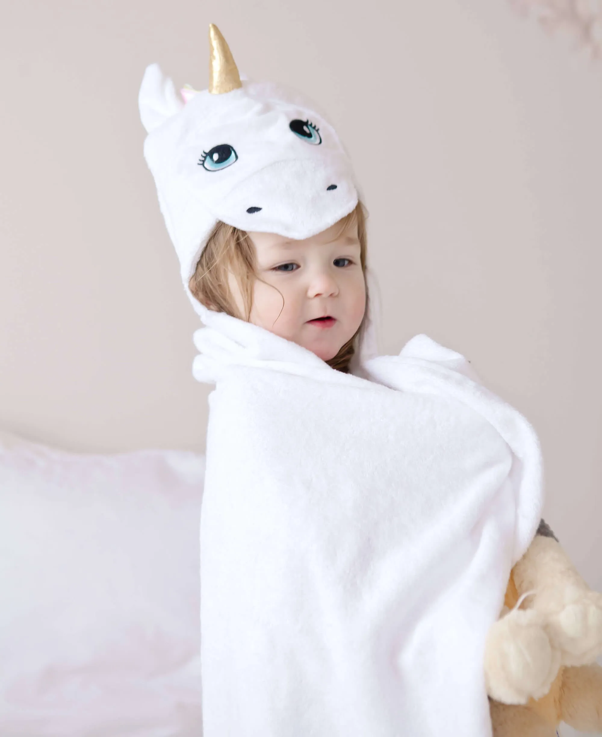 Bamboo Viscose White Unicorn Hooded Towel