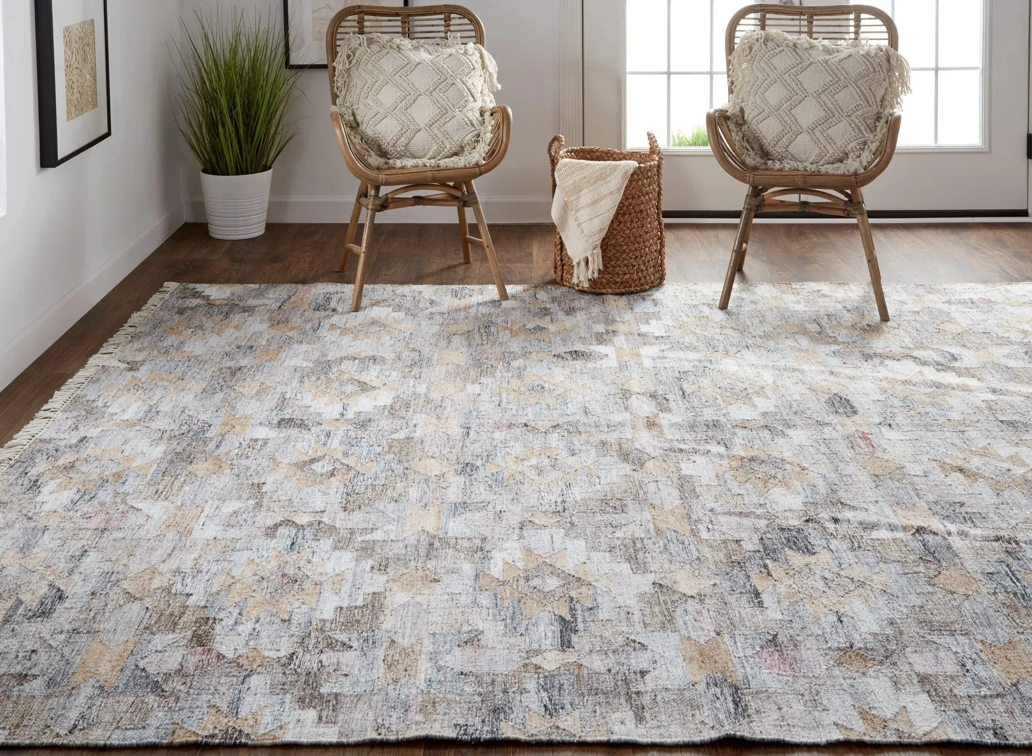 Beckett 8900818F Taupe/Gray Rug