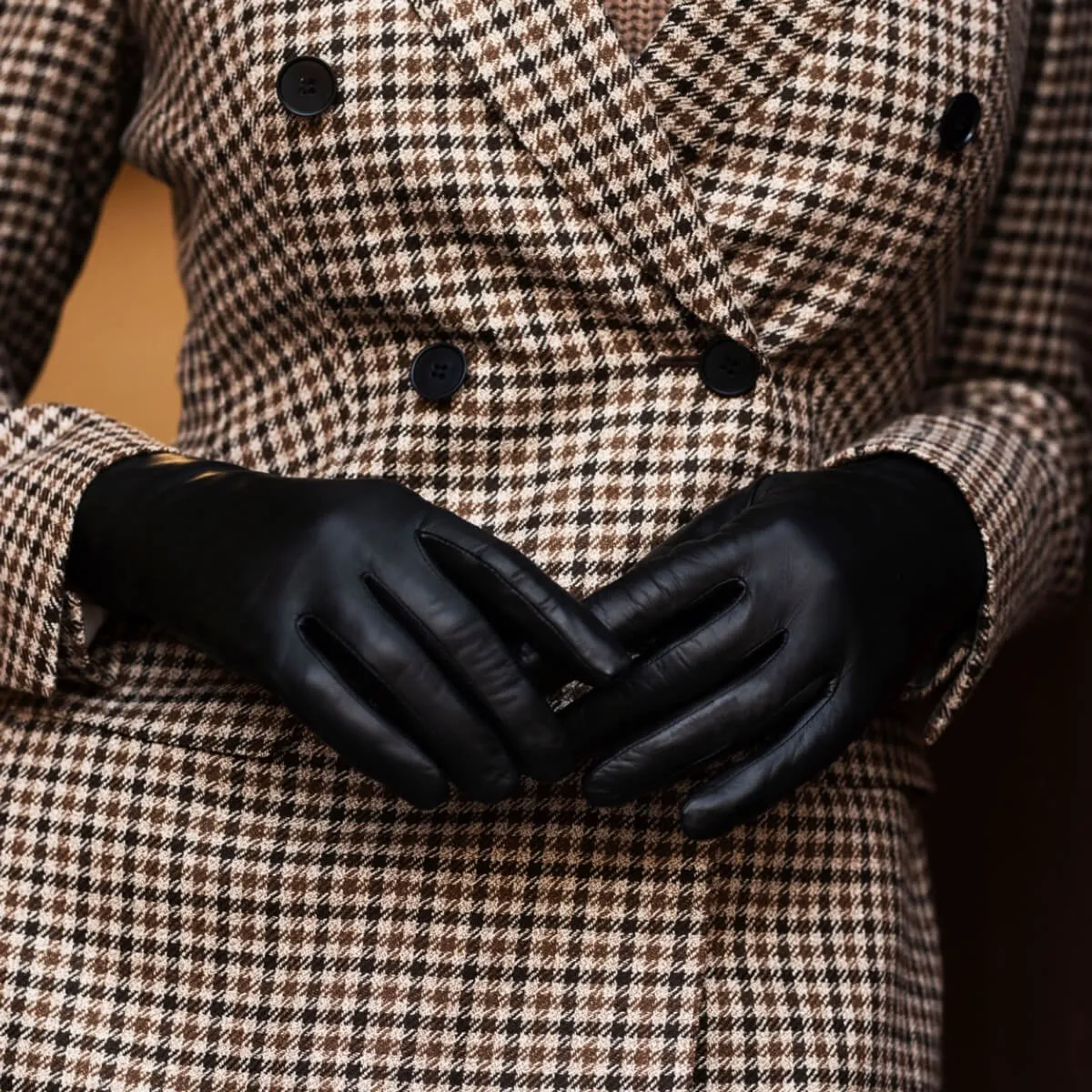 Bella (black) - Italian lambskin leather gloves with lambswool lining & touchscreen feature