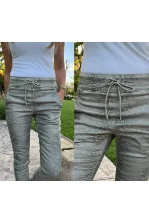 Bevy Flog Shely Drawstring Pants | Green Gray Snake