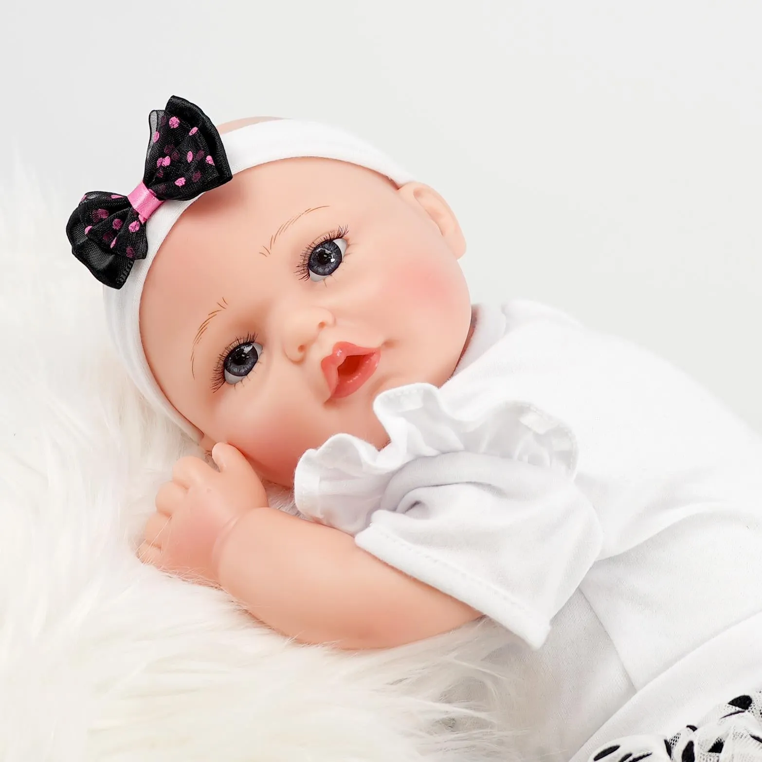 BiBi Reborn Doll Awake Girl "Jasmine" (43 cm / 17")