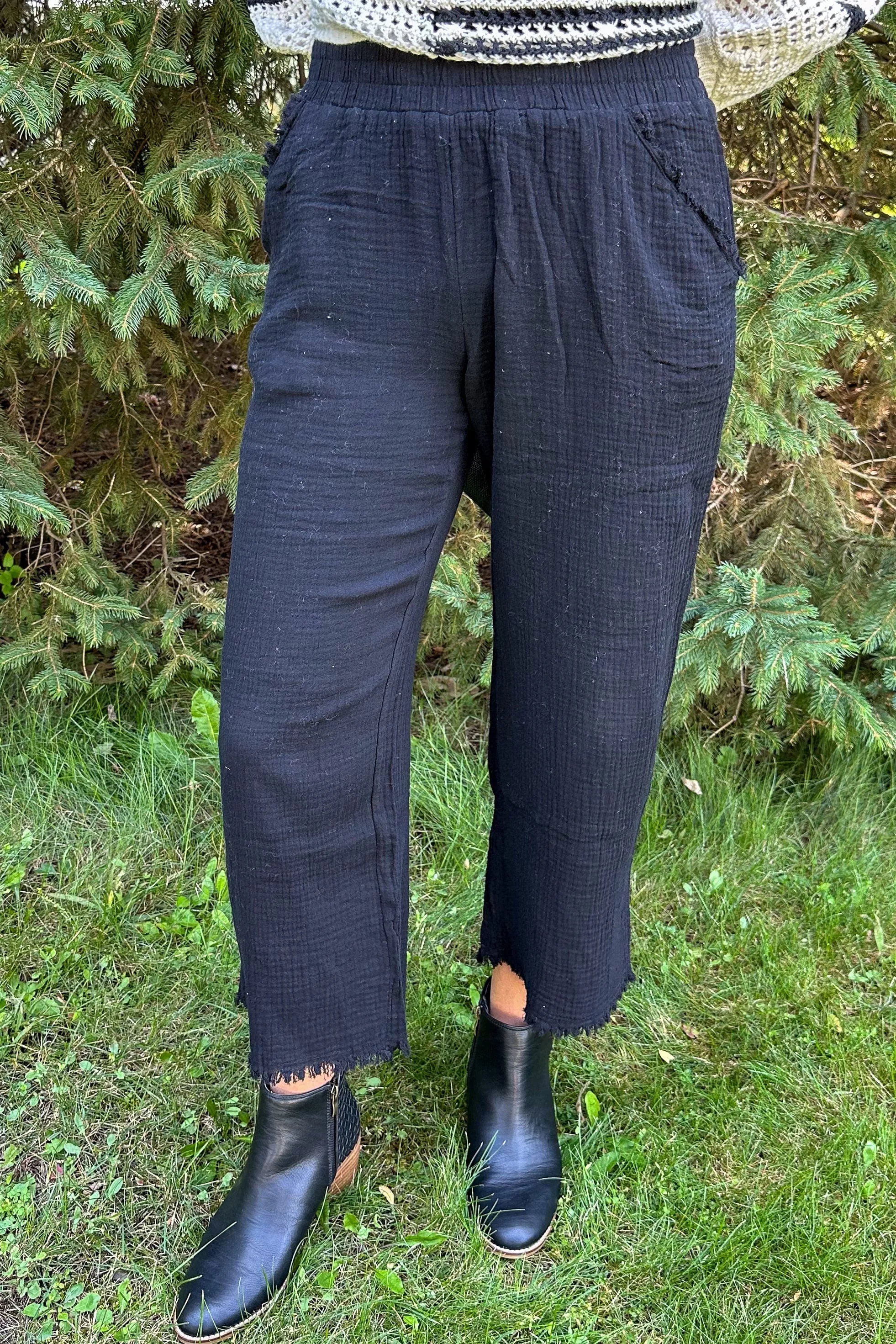 Black Gauze Cropped Pant