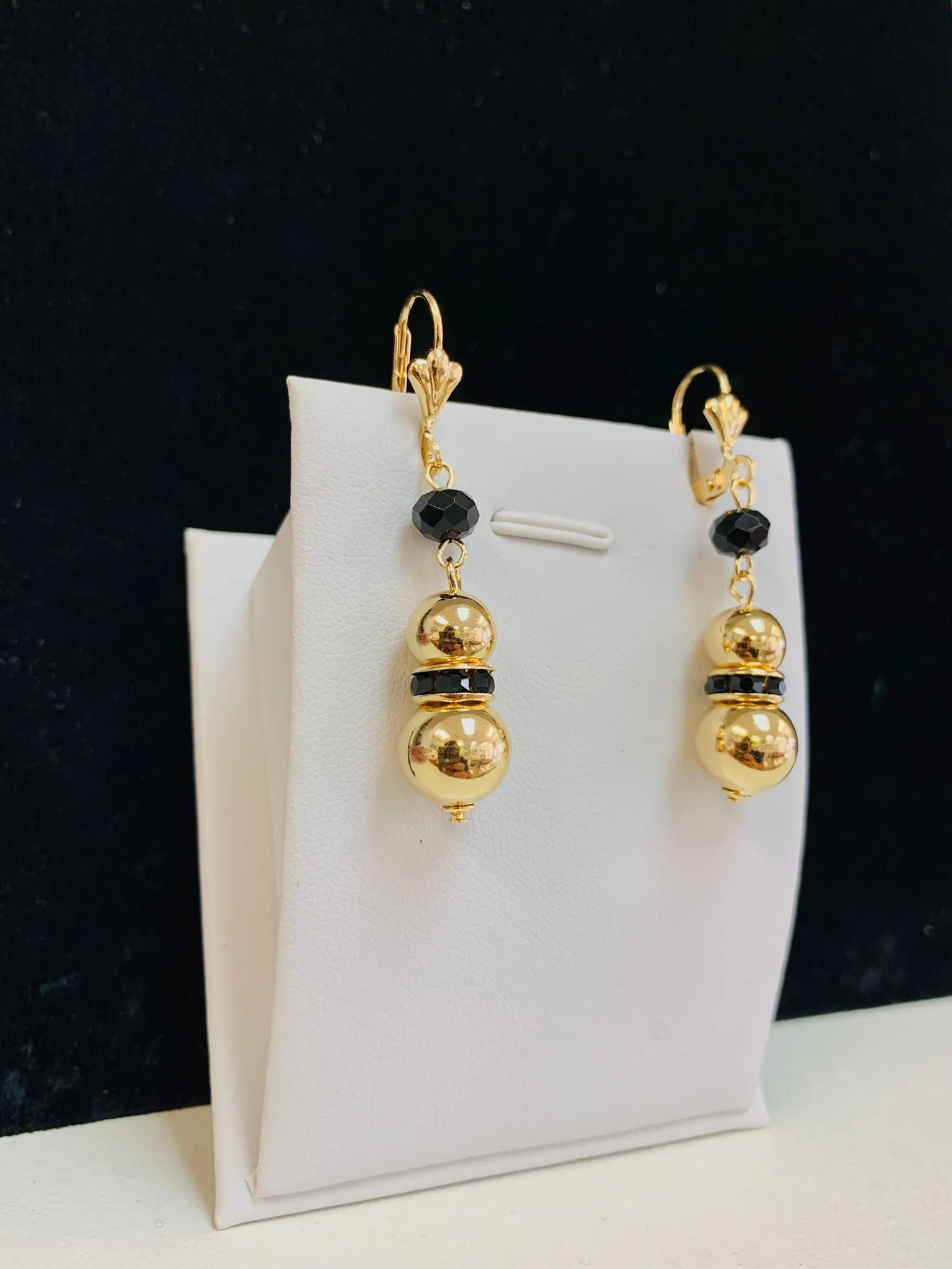 Black Gold Dangle Ball Lever Back Earrings / 14K Gold Filled Earrings / Womens Dangle Earrings / Black Stones Earrings / Aretes para Mujer Colgantes