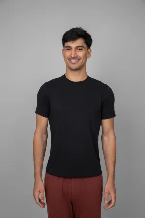 Black Men's Essential T-shirt