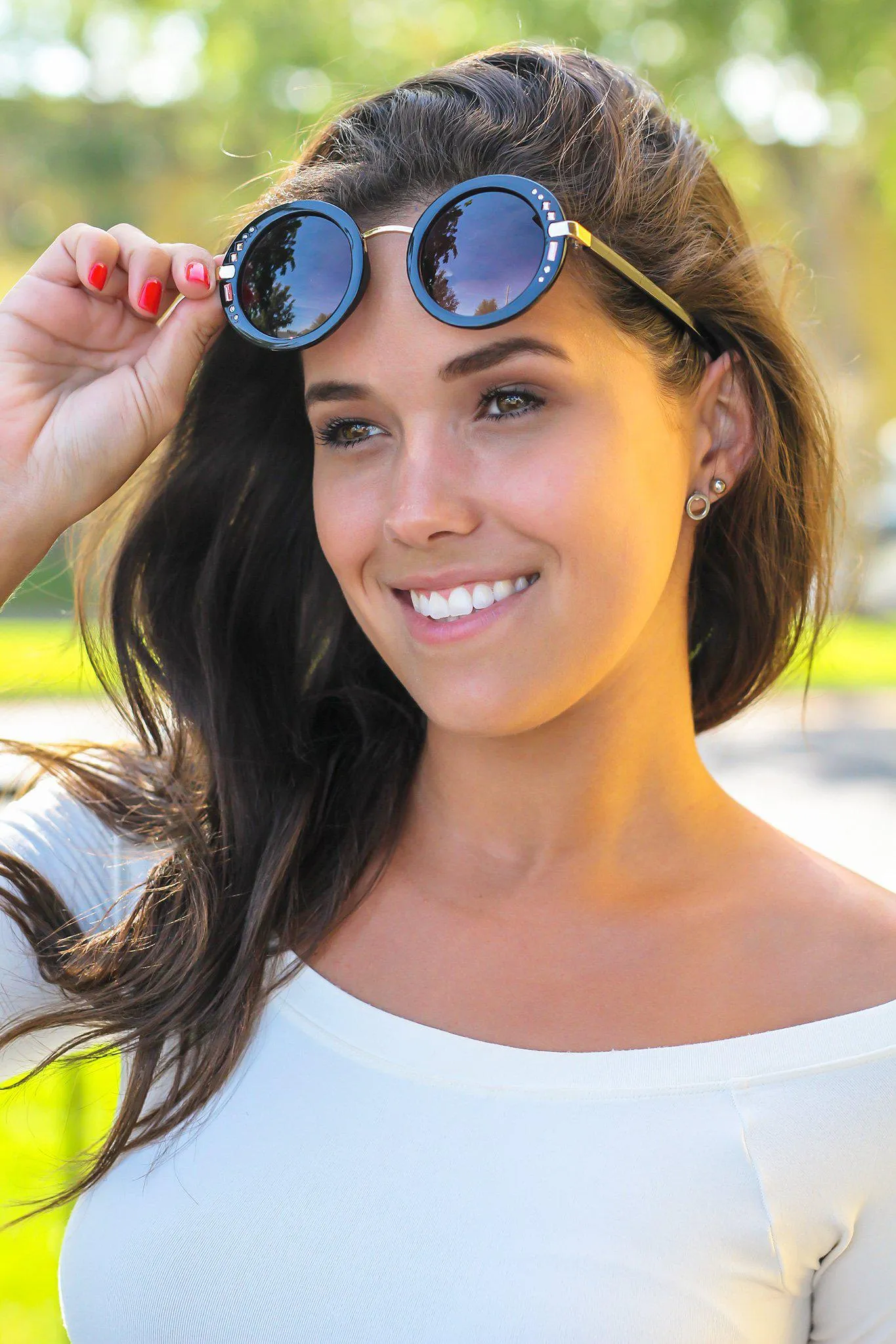 Black Round Sunglasses with Gold Detail