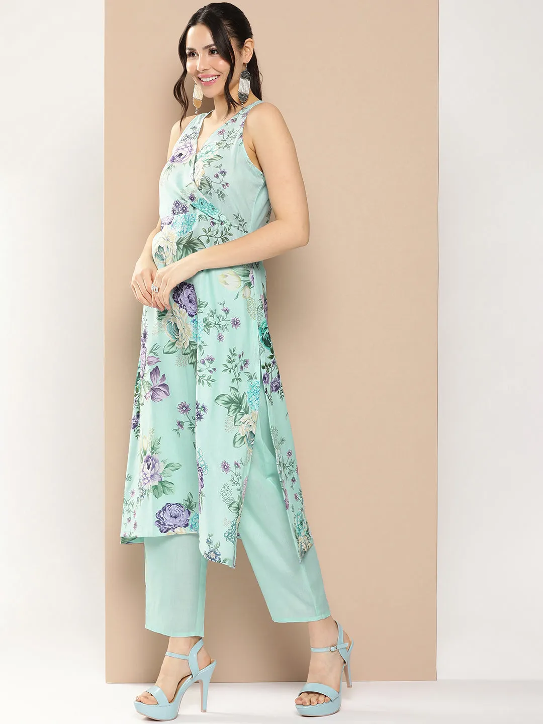 Blue Floral Printed Kurta With Pants