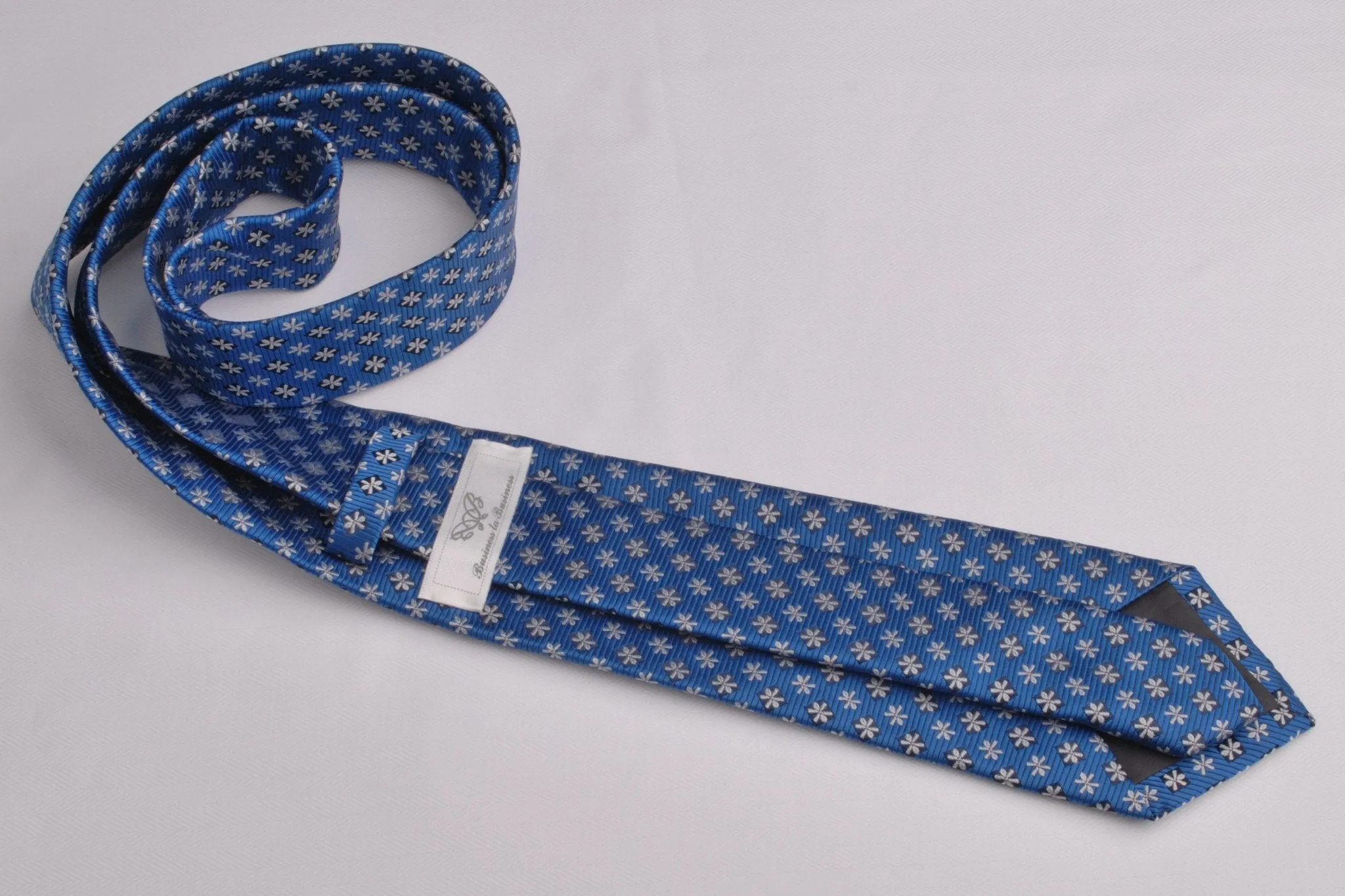 Blue Floral Skinny Woven Tie with Snowflake Daisies Luxury Fashion 3"