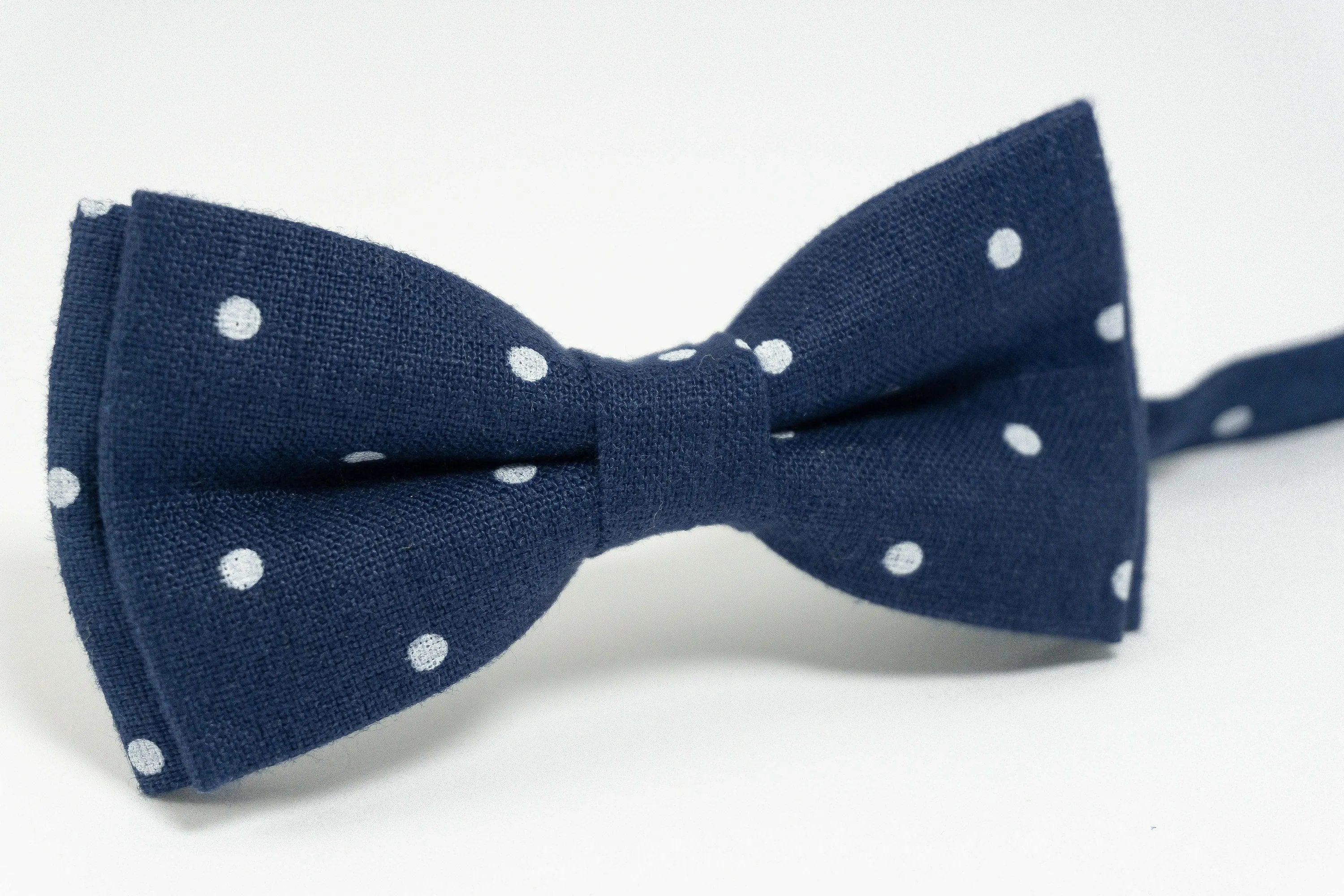 Blue polka dot pre tied bow ties for you wedding party | Blue polka dot pre tied bow tie for you groom