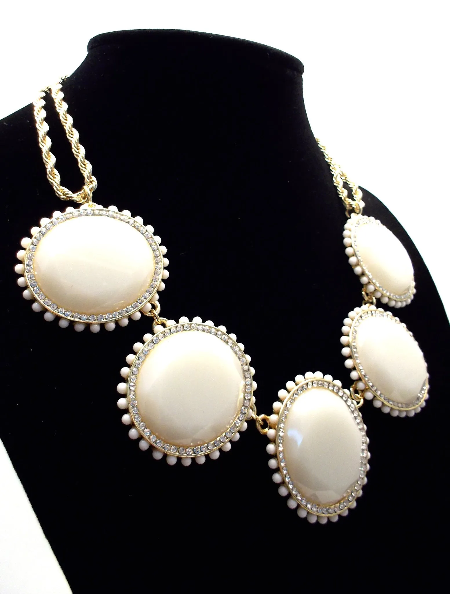 Bold Oval Gem Statement Necklace- Ivory