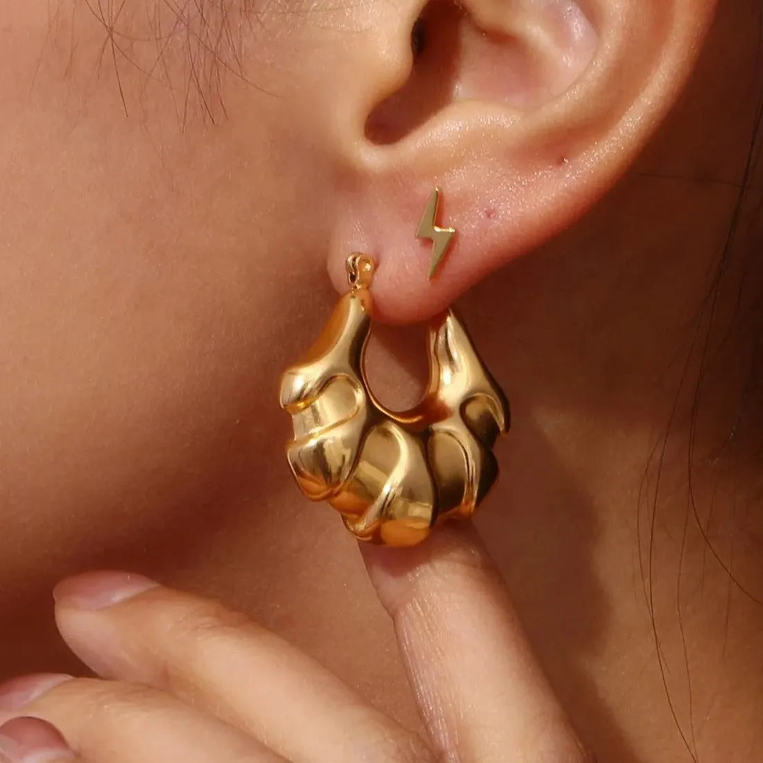 Bold Ridge Statement Hoop Earrings