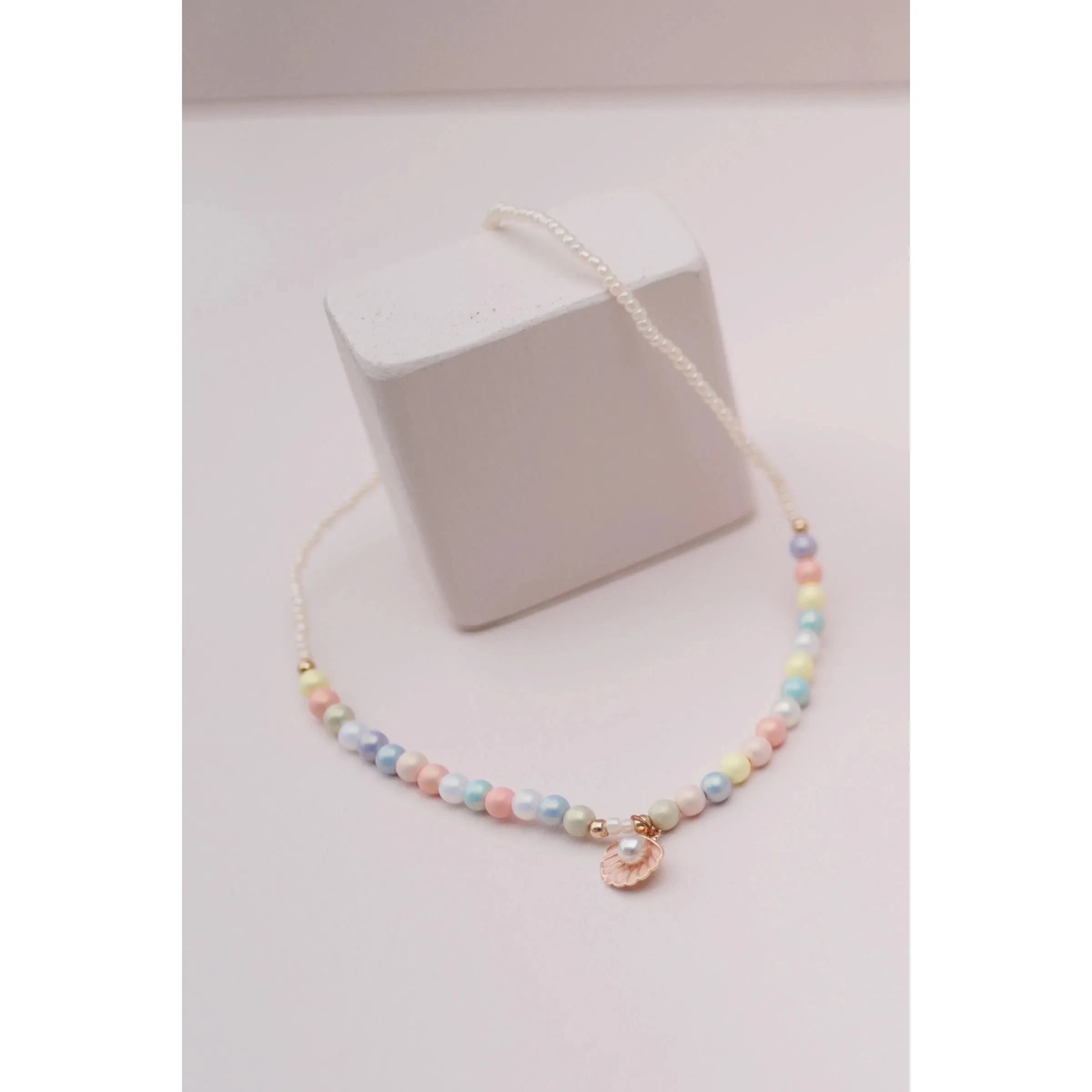 boutique pastel shell necklace