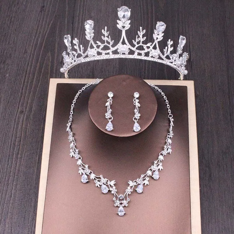 Bridal Rhinestone Crown & Necklace Set - Luxurious Wedding Accessory, Bridal Rhinestone Crown, Wedding Necklace Set, Sparkling Bridal Set