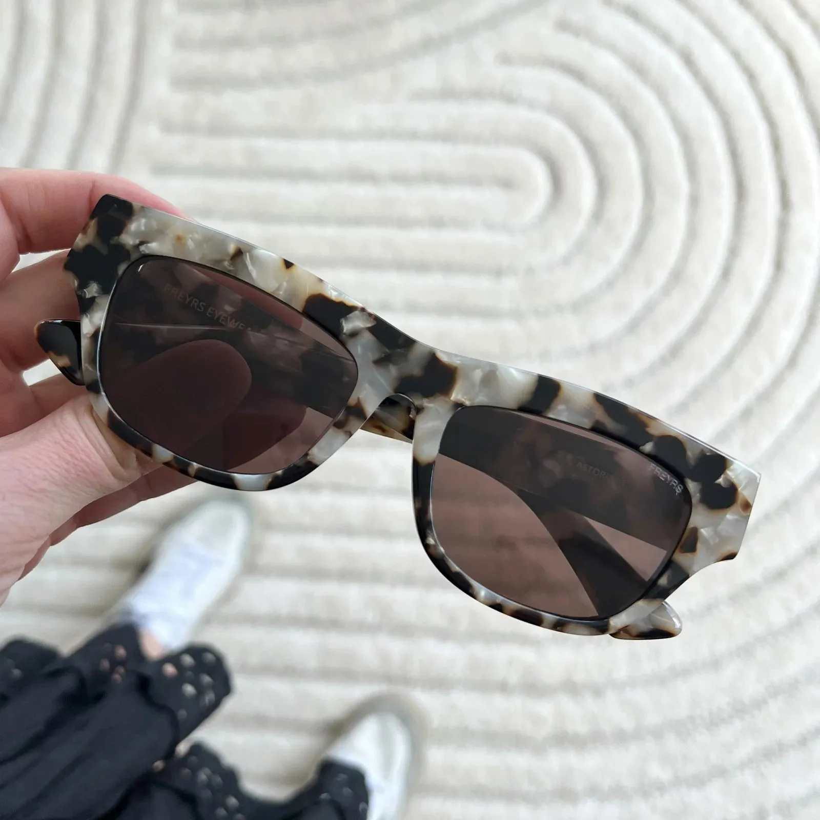 Brown Pearl Sunglasses