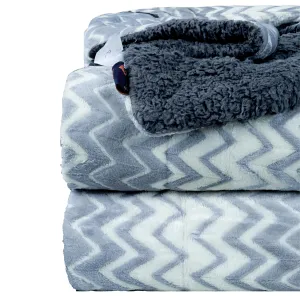 BSB HOME Sherpa Blanket ZigZag Flannel Blanket – 220 x 240 cm, Soft, Plush, Fluffy, Fuzzy, Warm, Cozy Perfect for Couch, Bed, Sofa, Chair-Reversible Blanket AC Blanket King Size - White Silver & Grey