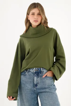 Buzo de cuello alto drapeado verde para mujer