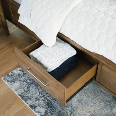 Cabalynn King Panel Bed with Storage