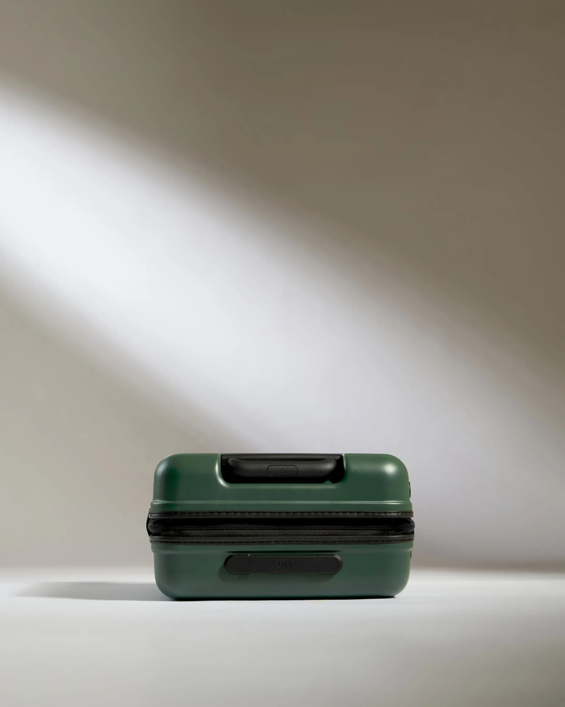 Cabin Suitcase in Antler Green - Icon Stripe