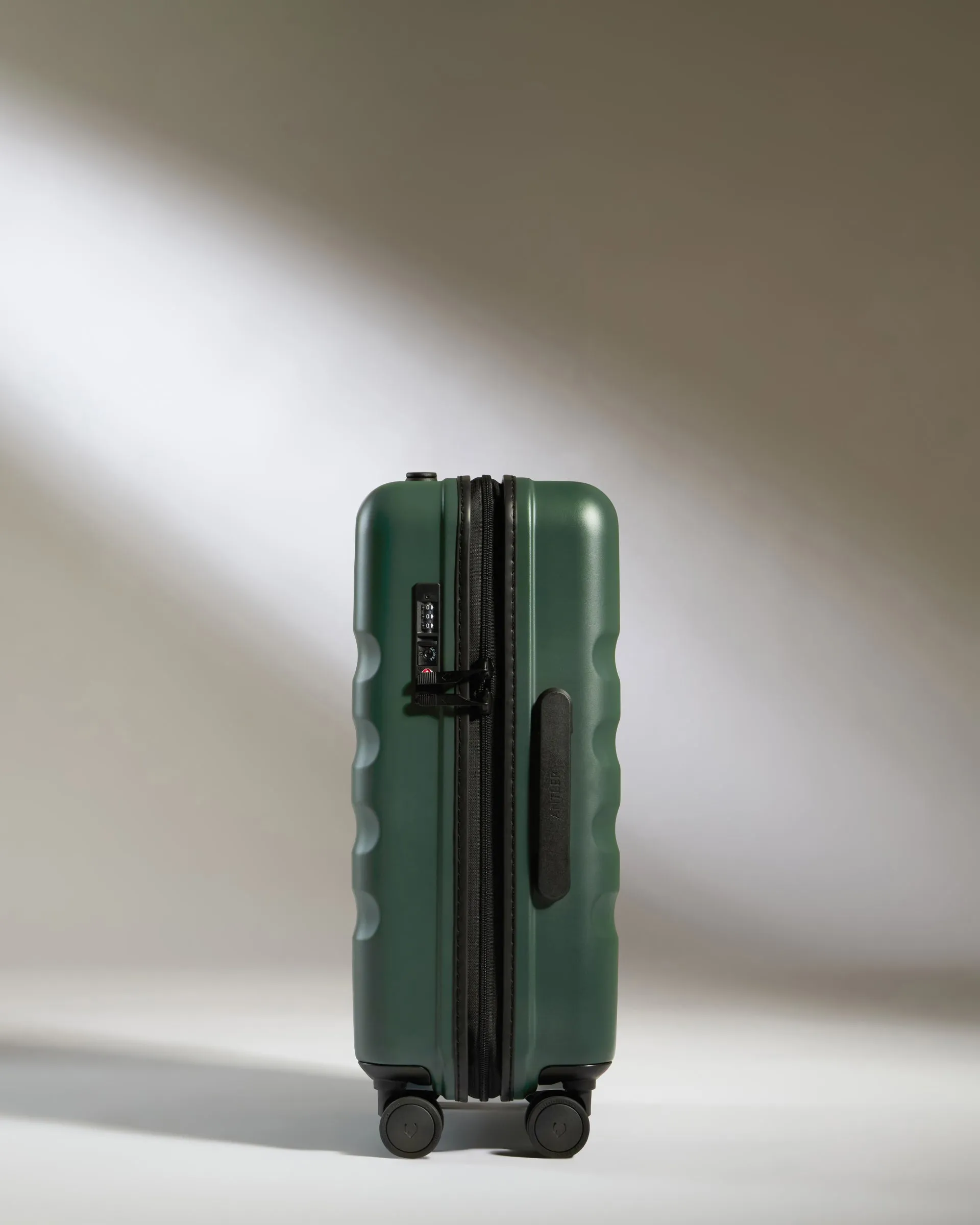 Cabin Suitcase in Antler Green - Icon Stripe