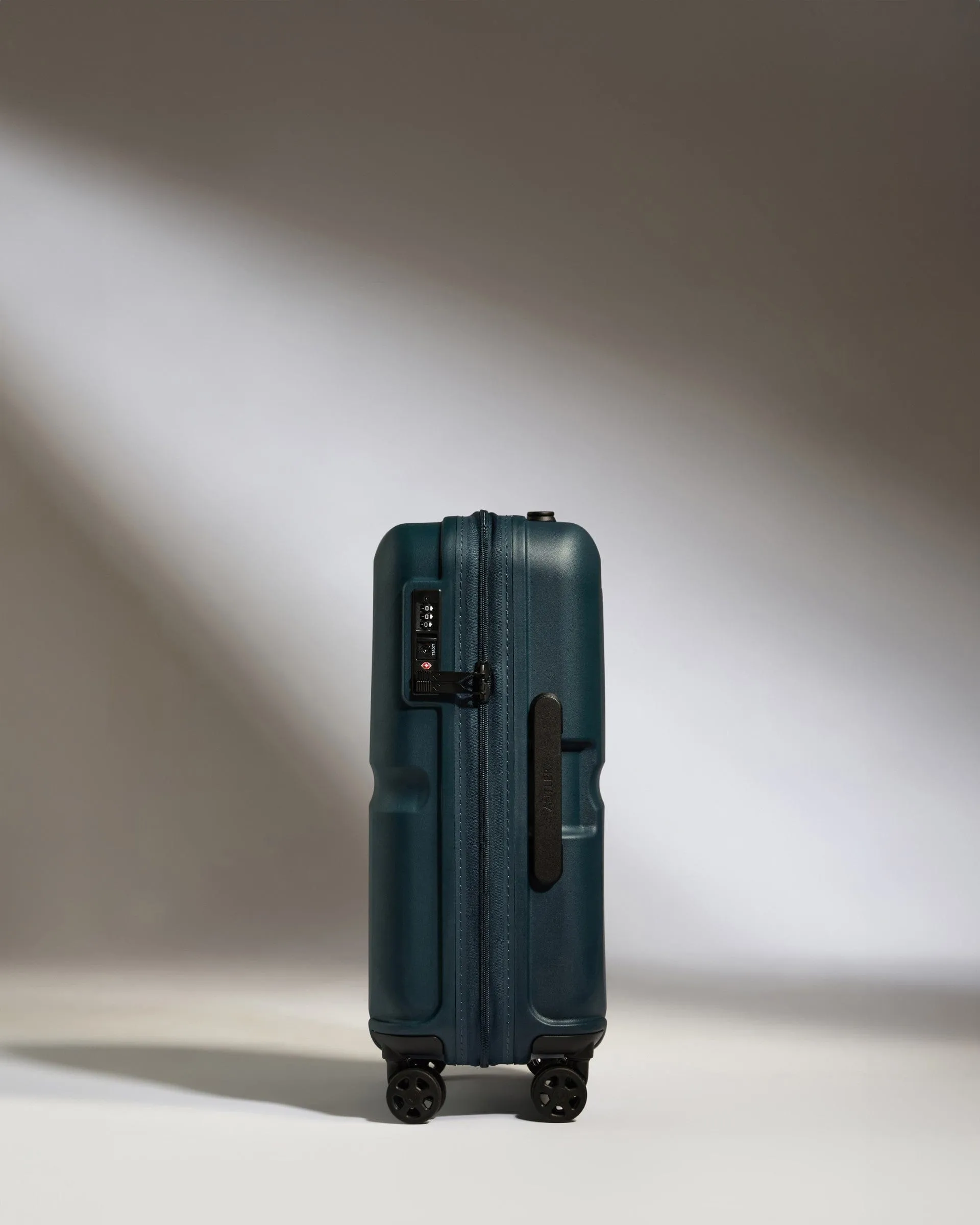 Cabin Suitcase in Indigo Blue - Single Stripe