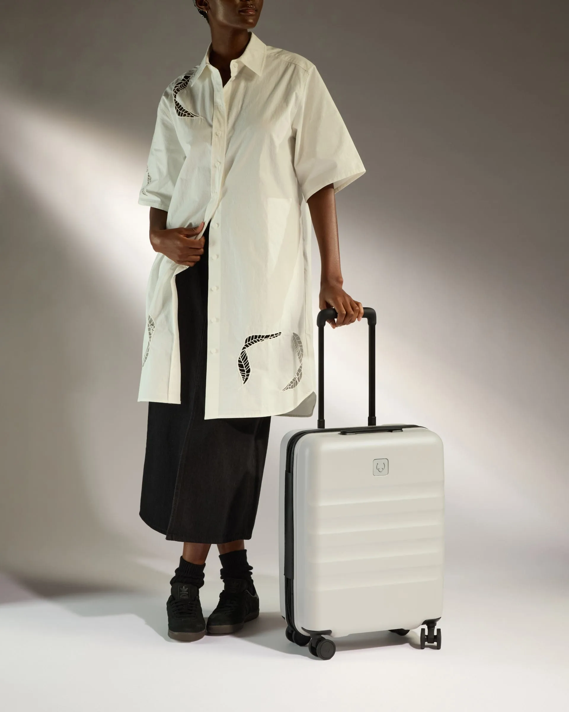 Cabin Suitcase in Taupe - Icon Stripe