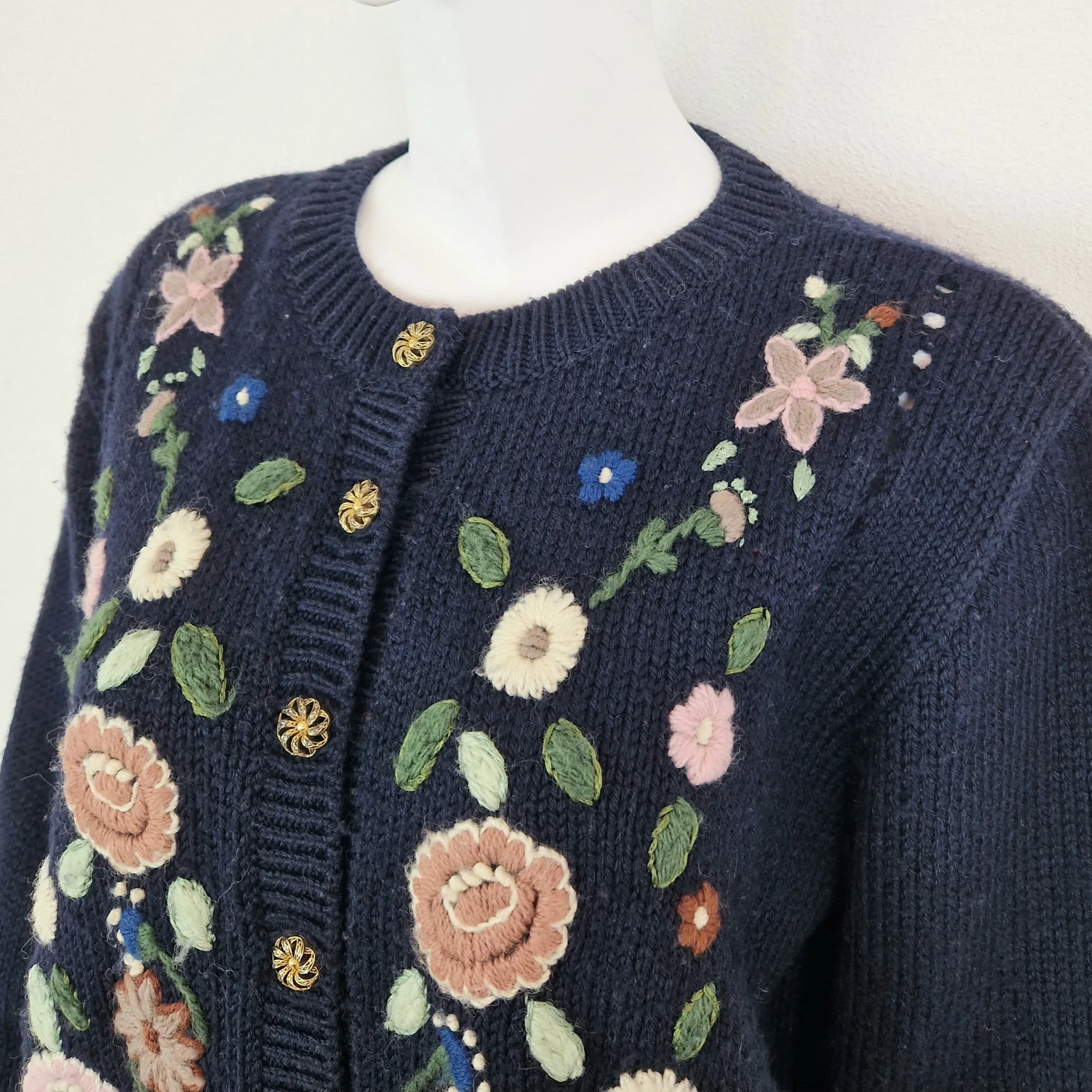 Cardigan vintage blu ricamo fiori