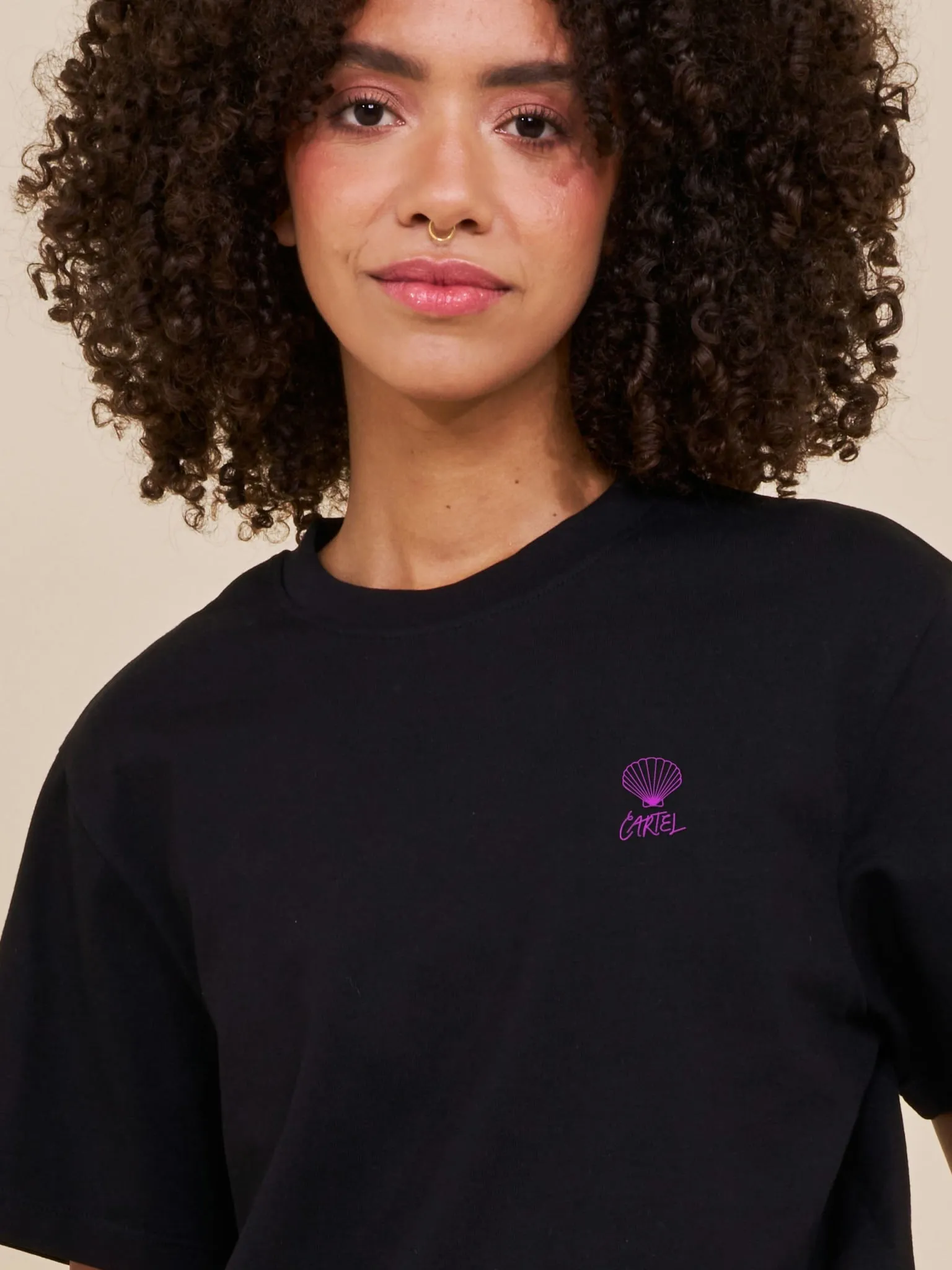 Cartel Scallop Embroidered T-Shirt Black