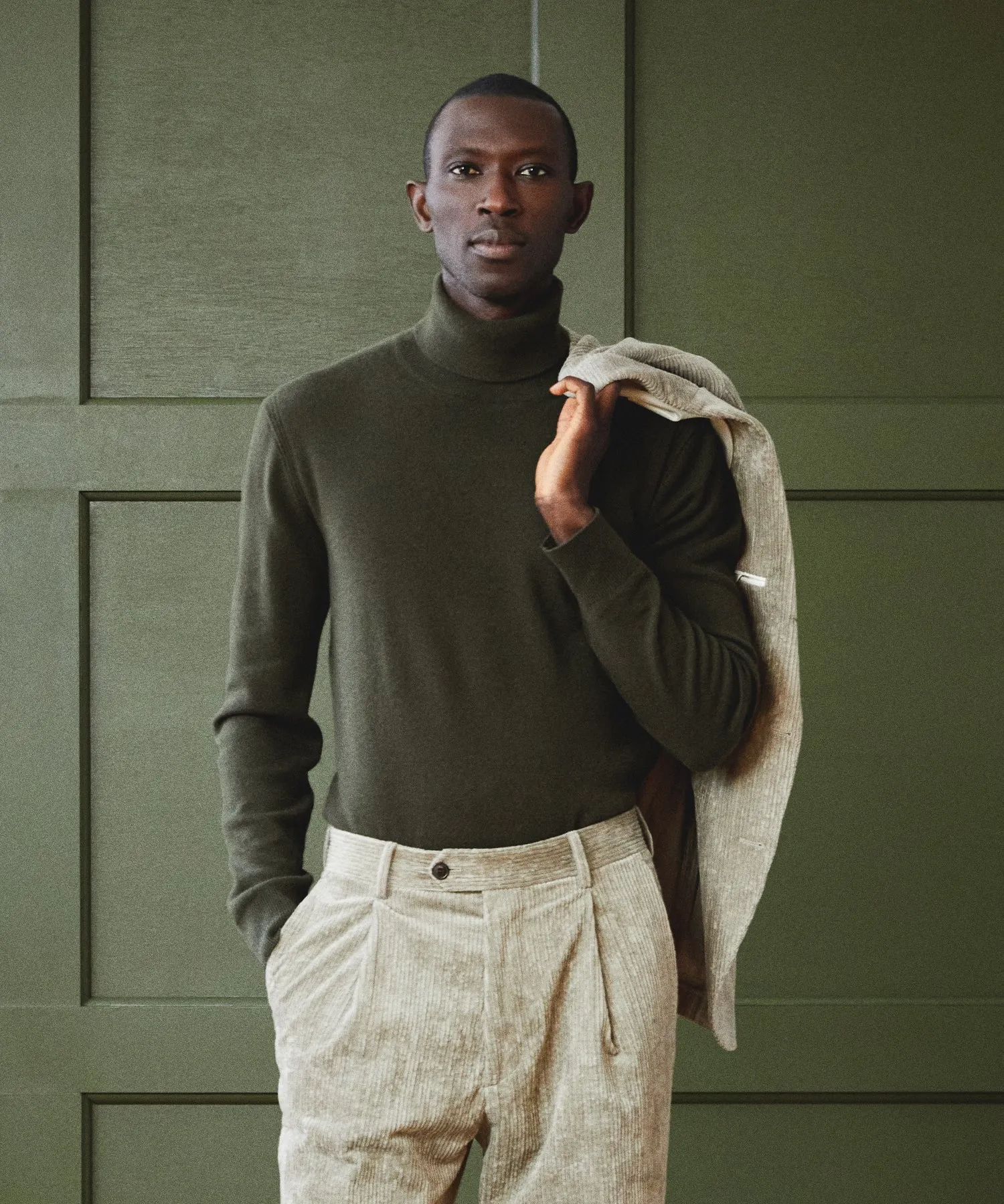 Cashmere Turtleneck in Snyder Olive