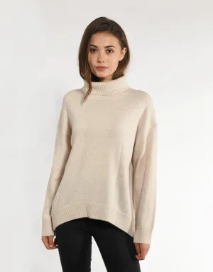 Cashmere Turtleneck Pullover with Curved Hem in Dune