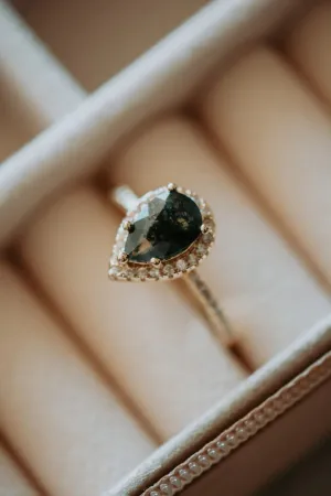 Celia Pear Cut Moss Agate Ring (Gold)