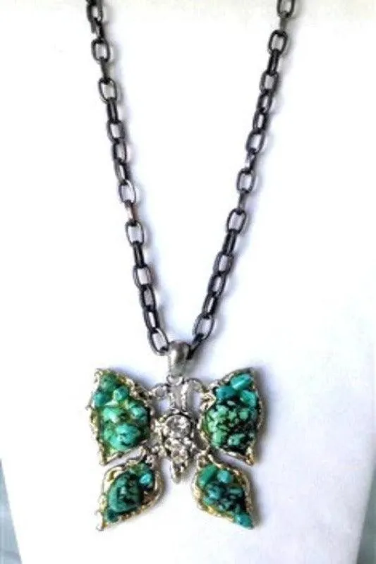 CHARMING STONE BUTTERFLY NECKLACE