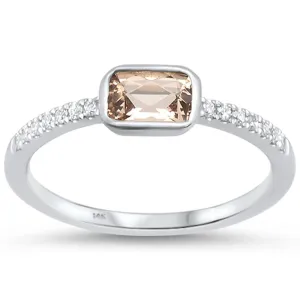 Chic Morganite and Diamond Ring 14K Gold